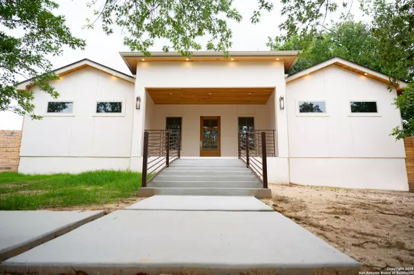 Terrell Hills, TX 78209,301 tuttle