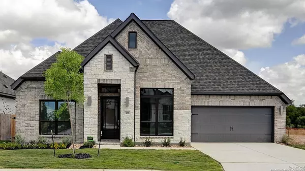 187 Lacey Oak, Castroville, TX 78009