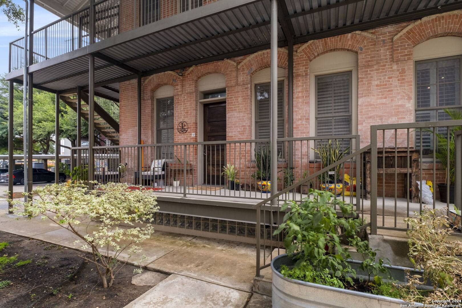 831 FLORES UNIT 1104, San Antonio, TX 78204-1423