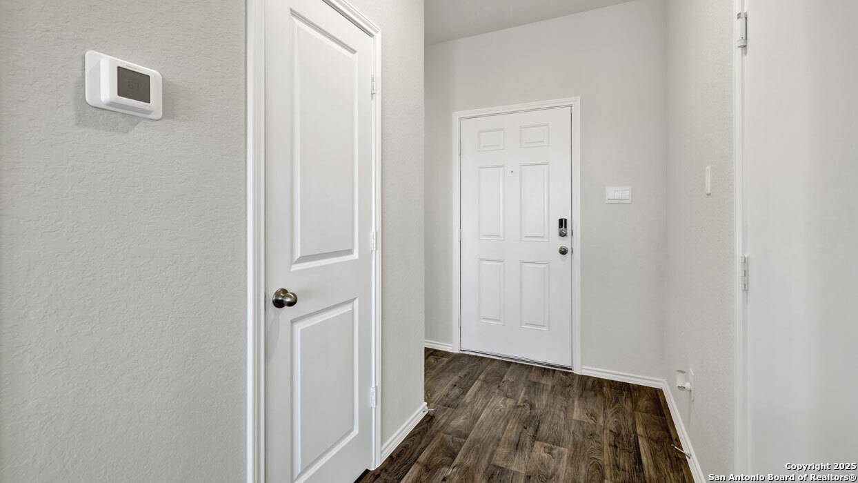 Seguin, TX 78155,1061 ARGONNE FOREST