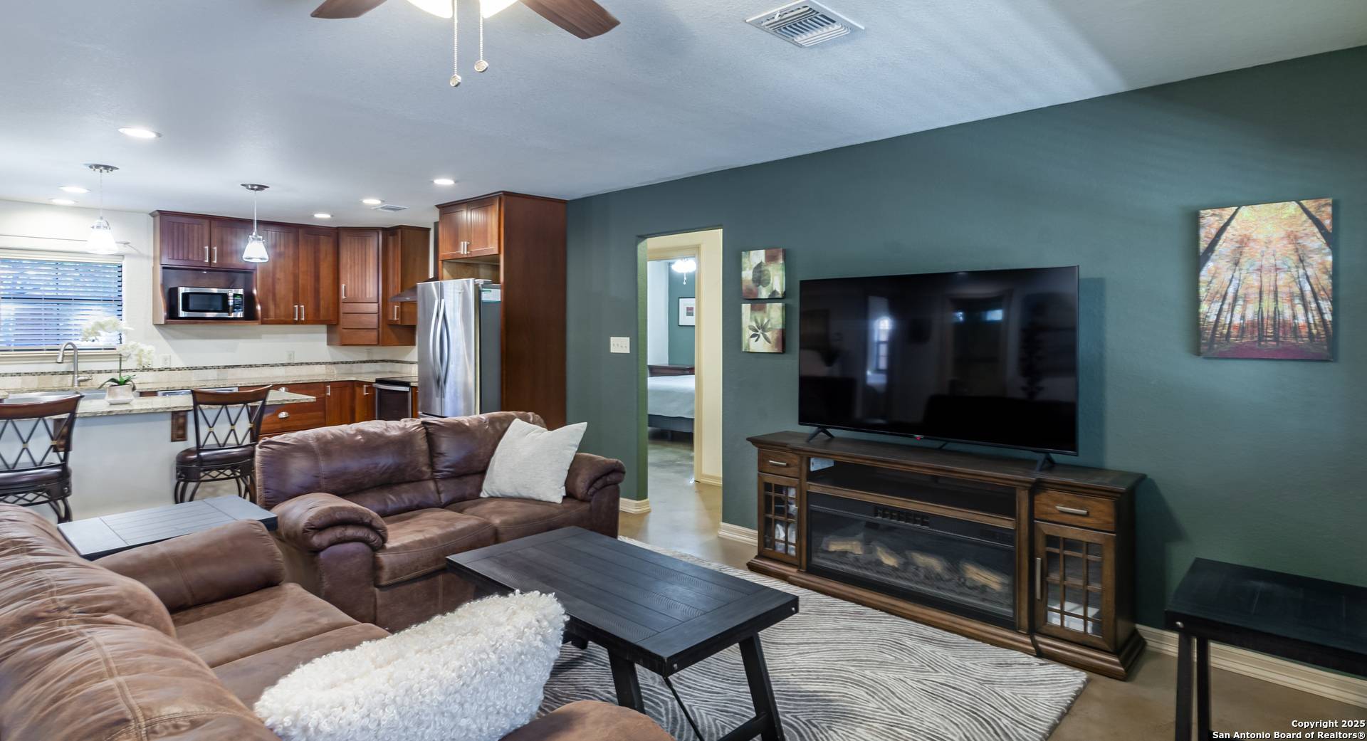 Canyon Lake, TX 78133-2726,424 MOUNTAIN WOOD
