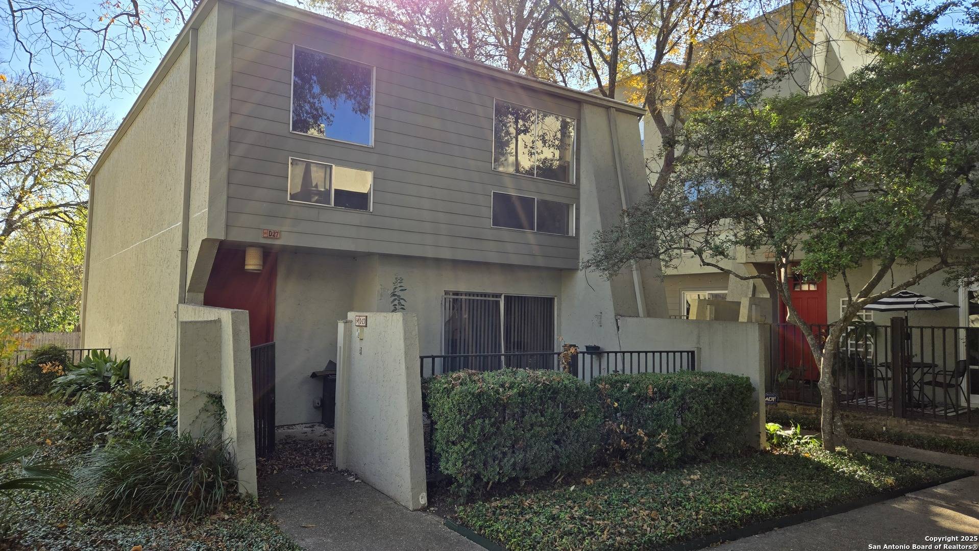 3102 EISENHAUER RD UNIT D27, San Antonio, TX 78209-3558
