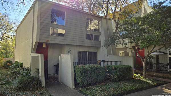 3102 EISENHAUER RD UNIT D27, San Antonio, TX 78209-3558