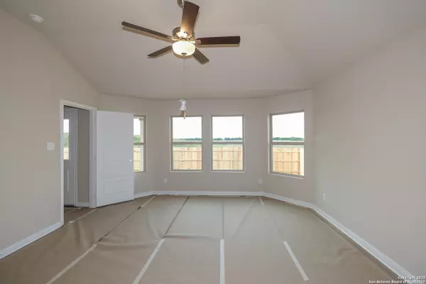 Seguin, TX 78155,1105 Limestone Ridge