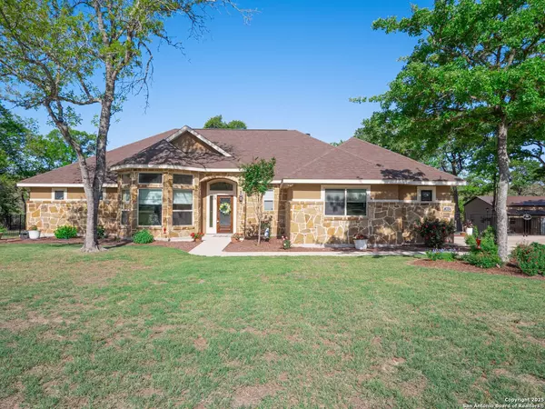 La Vernia, TX 78121-4764,352 Rose Meadow Dr