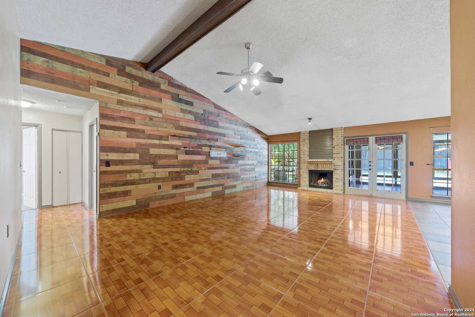 San Antonio, TX 78247-1318,5826 KISSING OAK ST