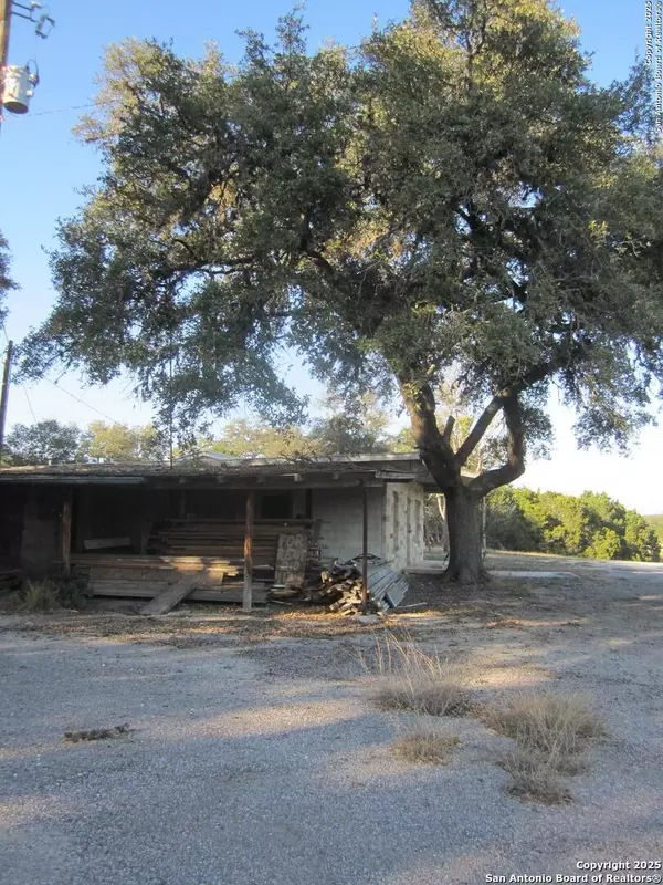 Bandera, TX 78003,9303 S Hwy 173