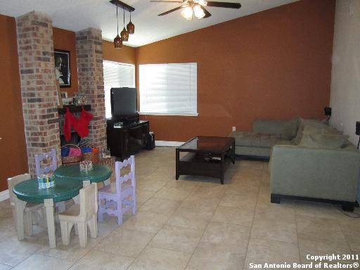 Universal City, TX 78148-2663,8402 ARISTOTLE