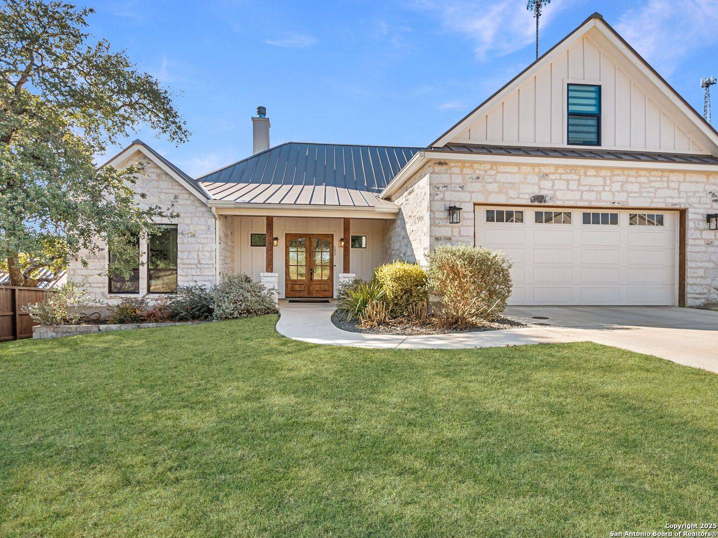 102 CREEDE ST, Boerne, TX 78006-2208