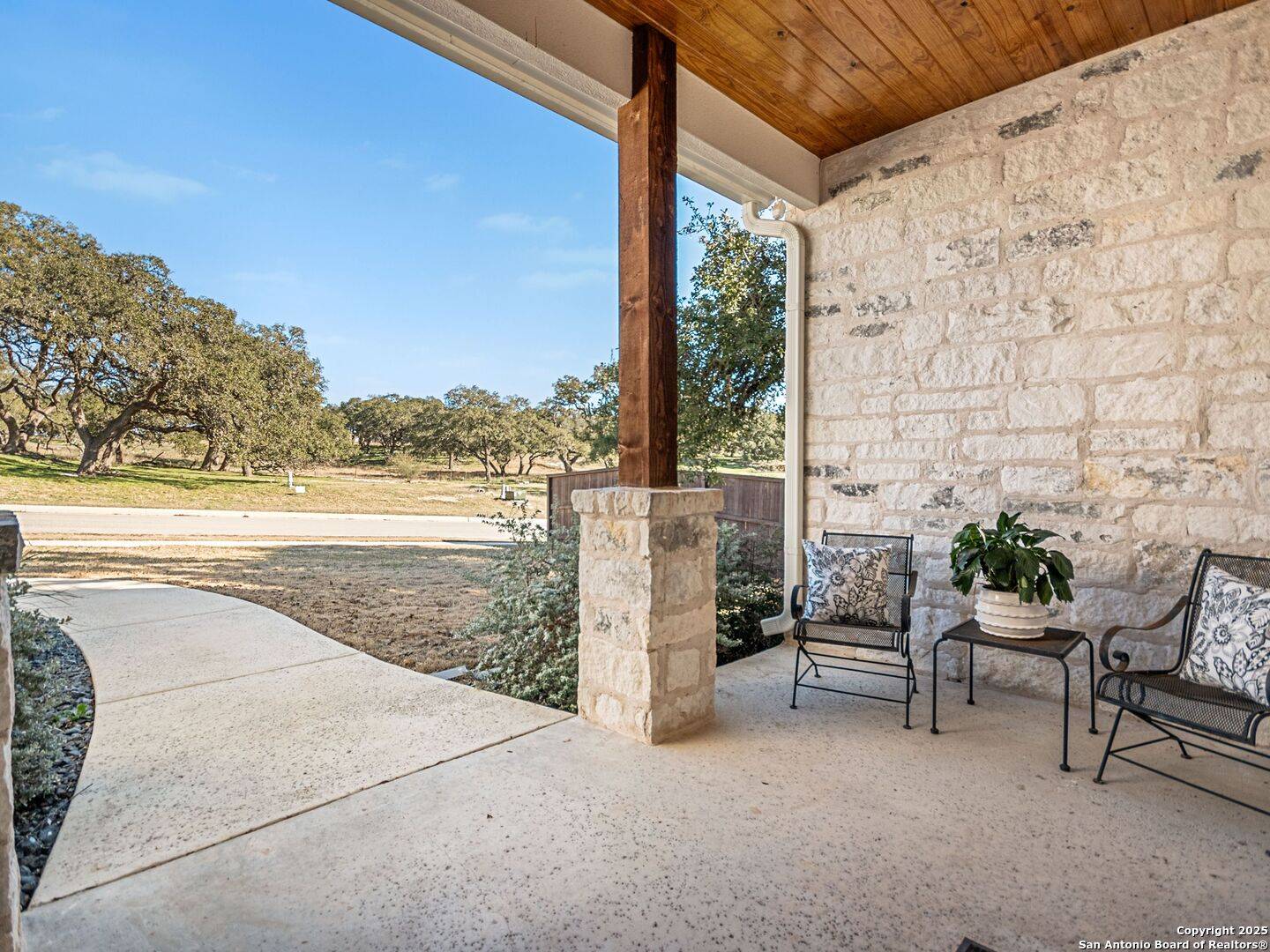 Boerne, TX 78006-2208,102 CREEDE ST