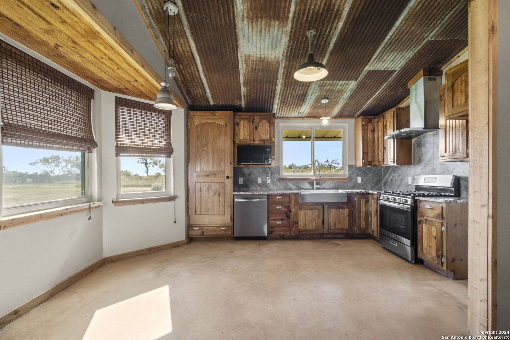 Atascosa, TX 78002,11890 Wheeler Rd