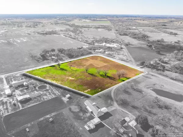 St Hedwig, TX 78152,560 County Road 352