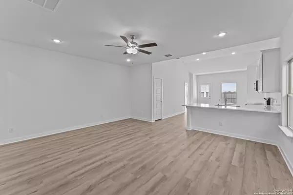 New Braunfels, TX 78130,1564 Golden Wheat