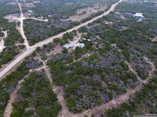 131 Adkins Rd, Kerrville, TX 78028