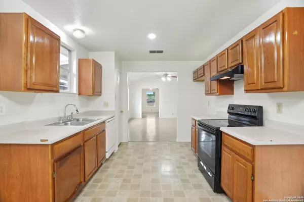 San Antonio, TX 78227,810 CANYON RIDGE DR