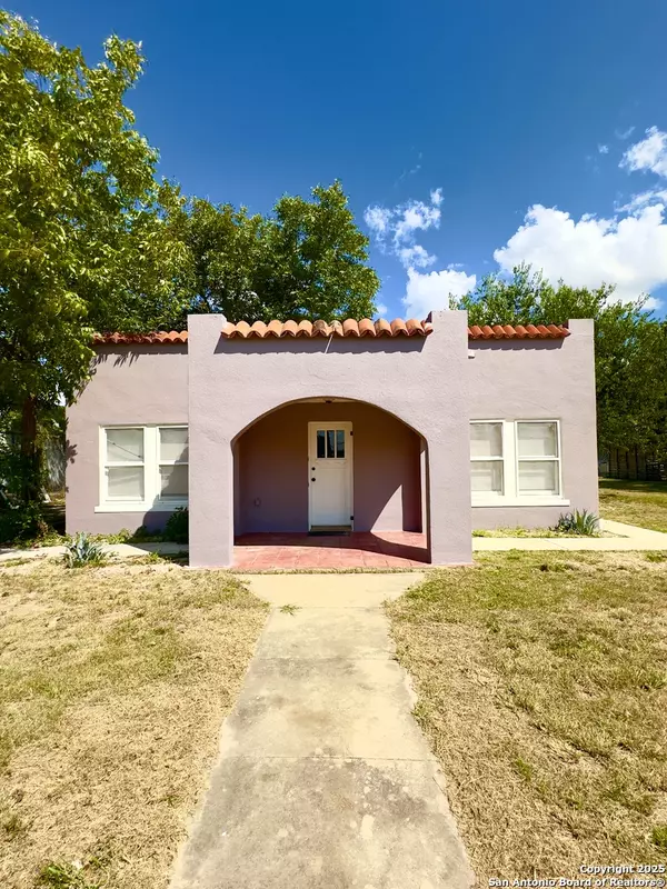 Seguin, TX 78155,947 AUSTIN ST