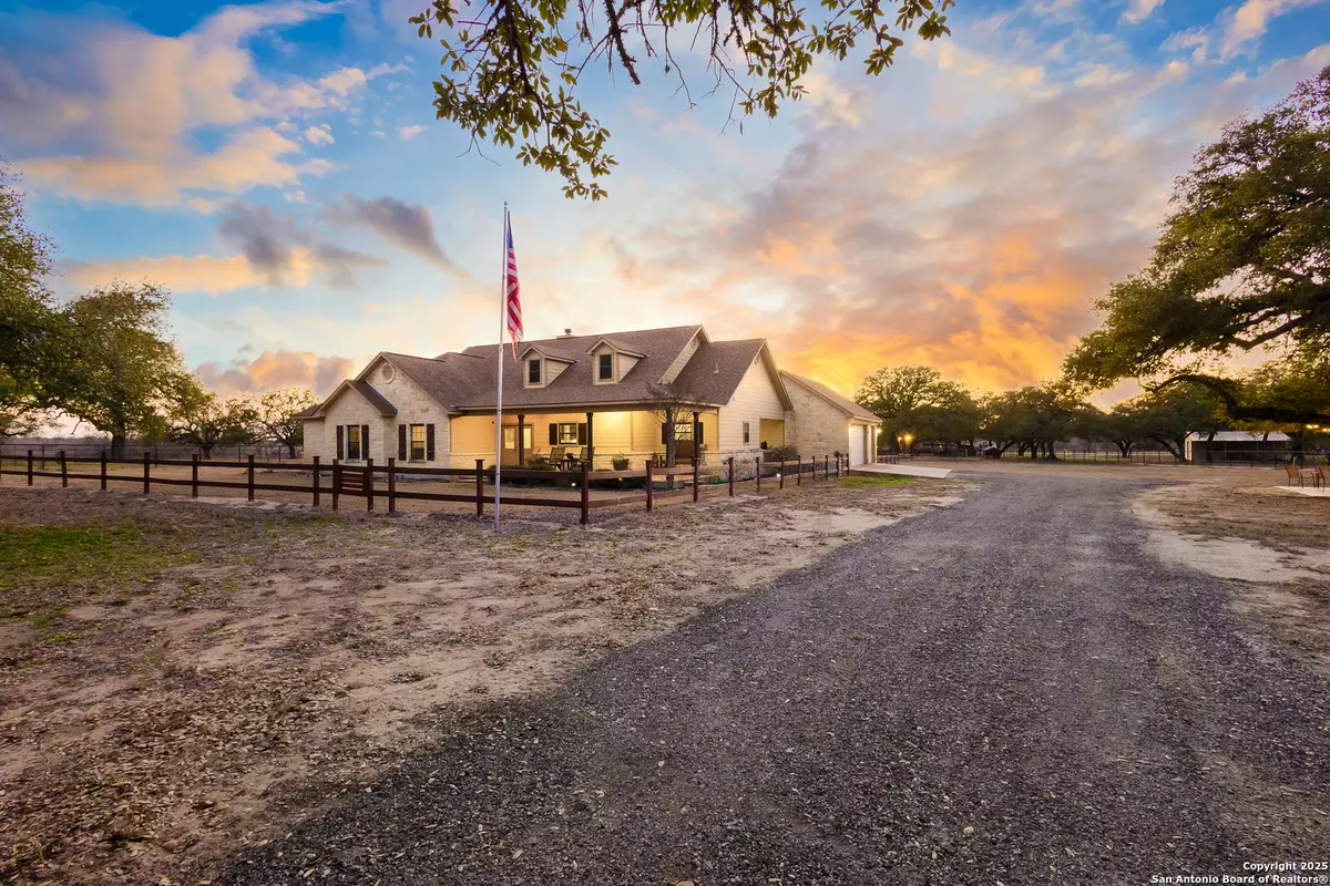 Lytle, TX 78052-3916,1480 BOX HOUSE RD