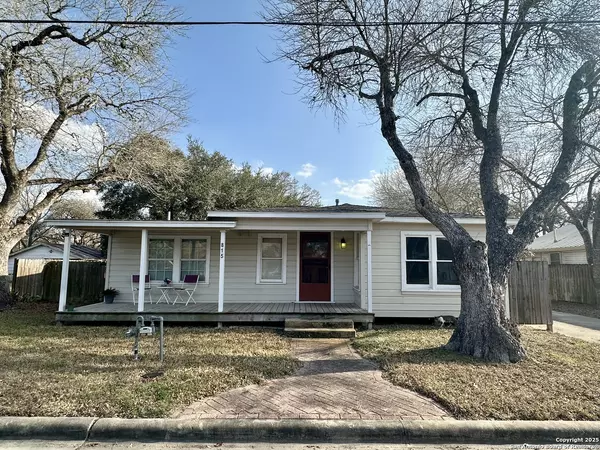 815 Morales, Beeville, TX 78102