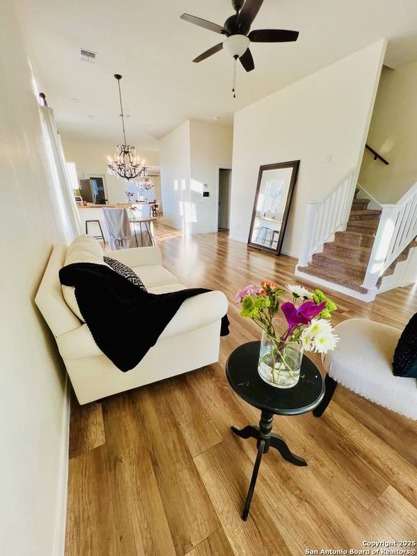 611 Barrett Pl, San Antonio, TX 78225-1111