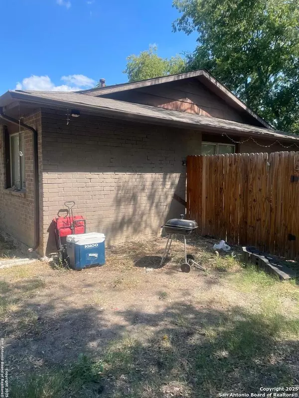 San Antonio, TX 78228-6177,102 PARAMOUNT AVE