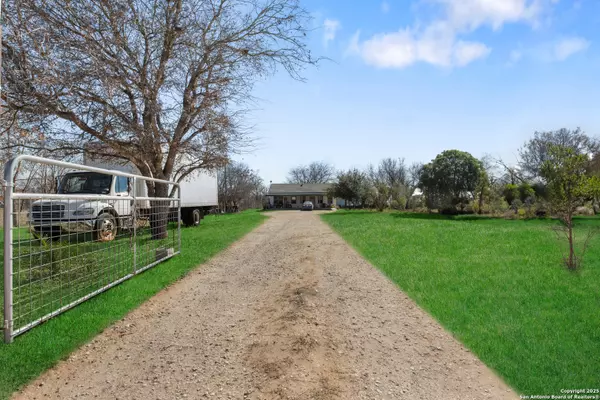 3938 state highway 132, Lytle, TX 78052