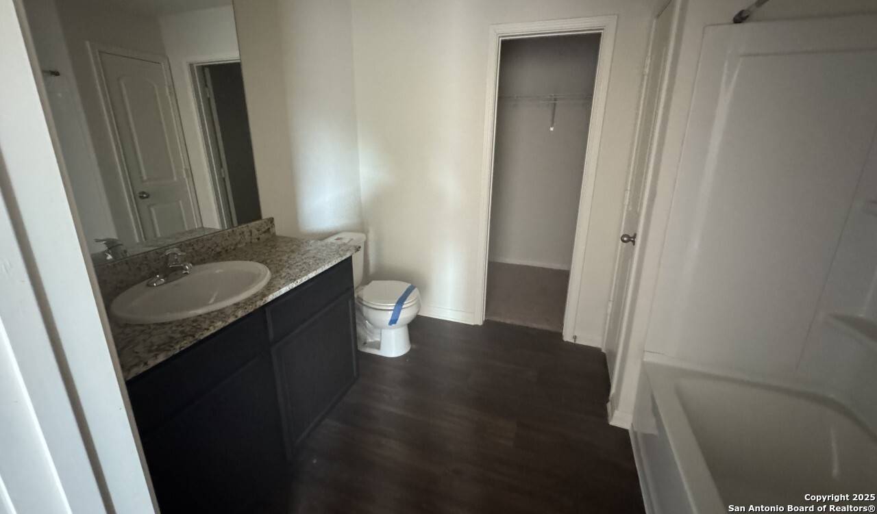 Von Ormy, TX 78073-2116,15270 SNUG HARBOR WAY