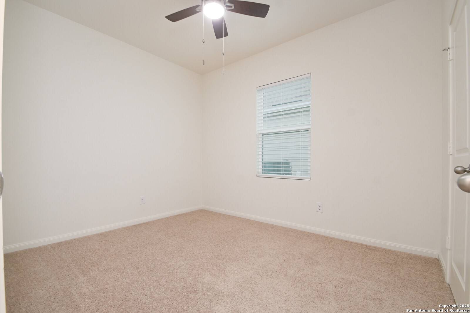 Converse, TX 78109-3179,5426 MALAKOFF DR