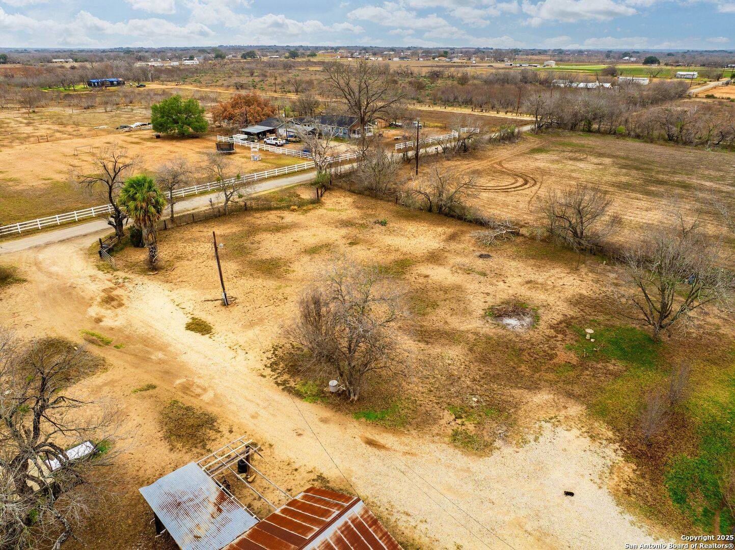 Devine, TX 78016-4385,1545 COUNTY ROAD 665