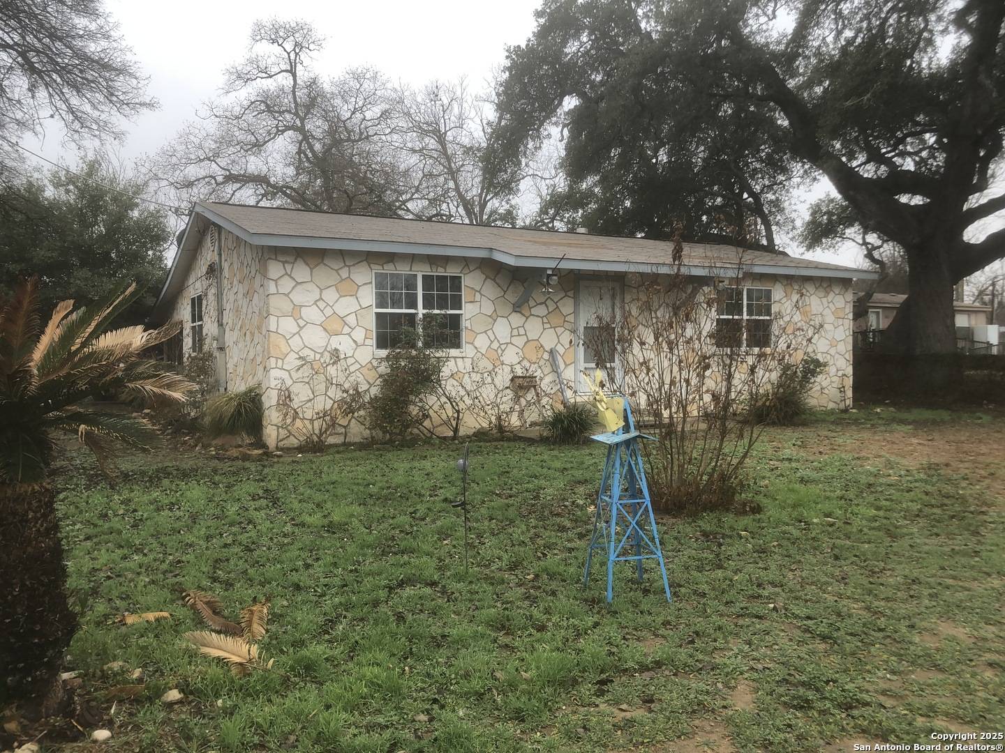 19451 Benton, Lytle, TX 78052