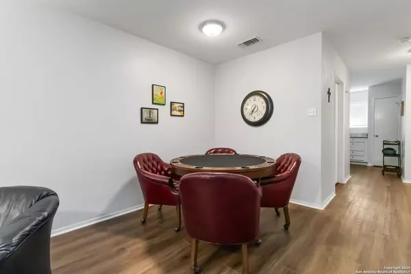 New Braunfels, TX 78130,663 floral UNIT A5