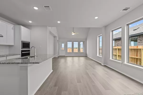 Castroville, TX 78009,153 Heidi Hill