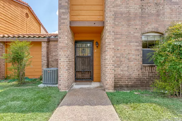 Seguin, TX 78155,1133 Ashby St UNIT 4