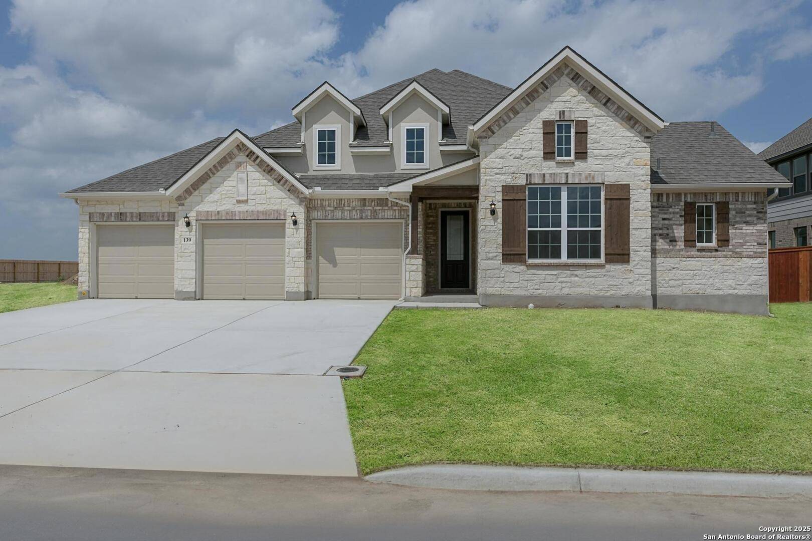 139 Katie Court, Castroville, TX 78009