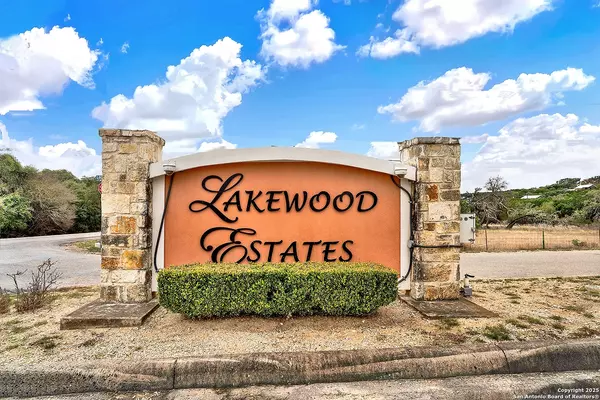 Lakehills, TX 78063,114 Deer Oaks