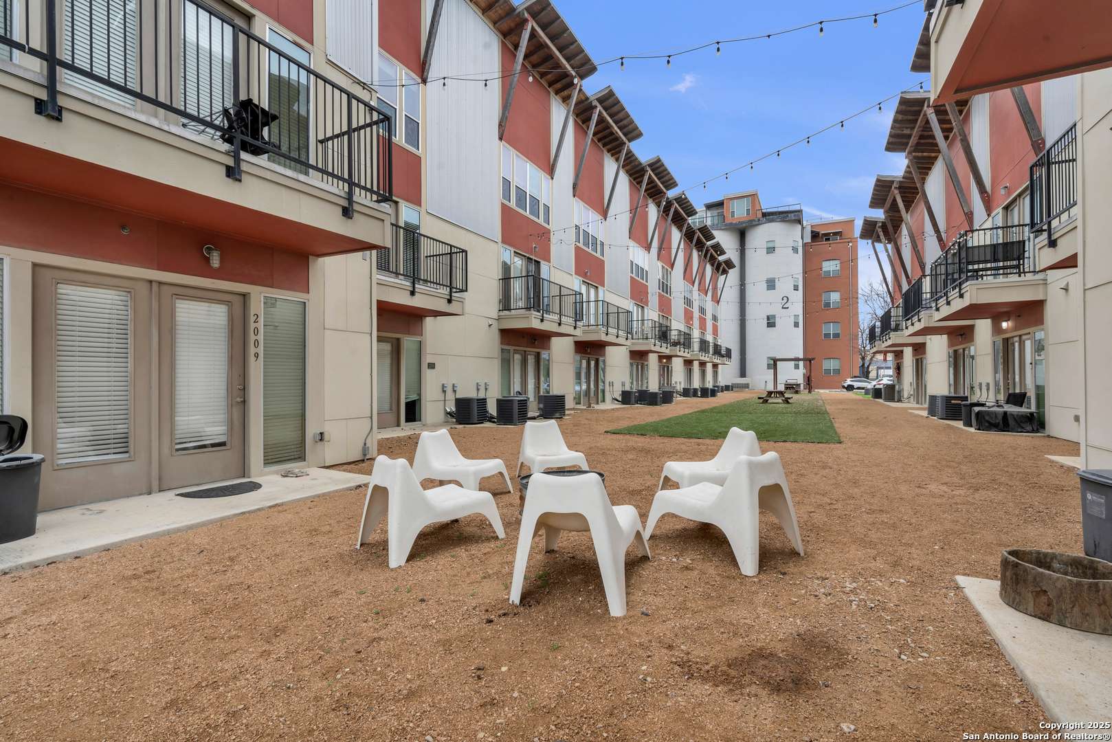 San Antonio, TX 78207-5627,939 FRIO ST UNIT 4322