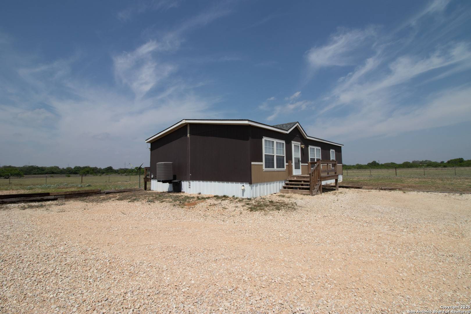 Floresville, TX 78114,254 CR 406