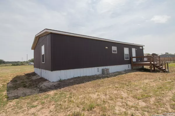 Floresville, TX 78114,254 CR 406