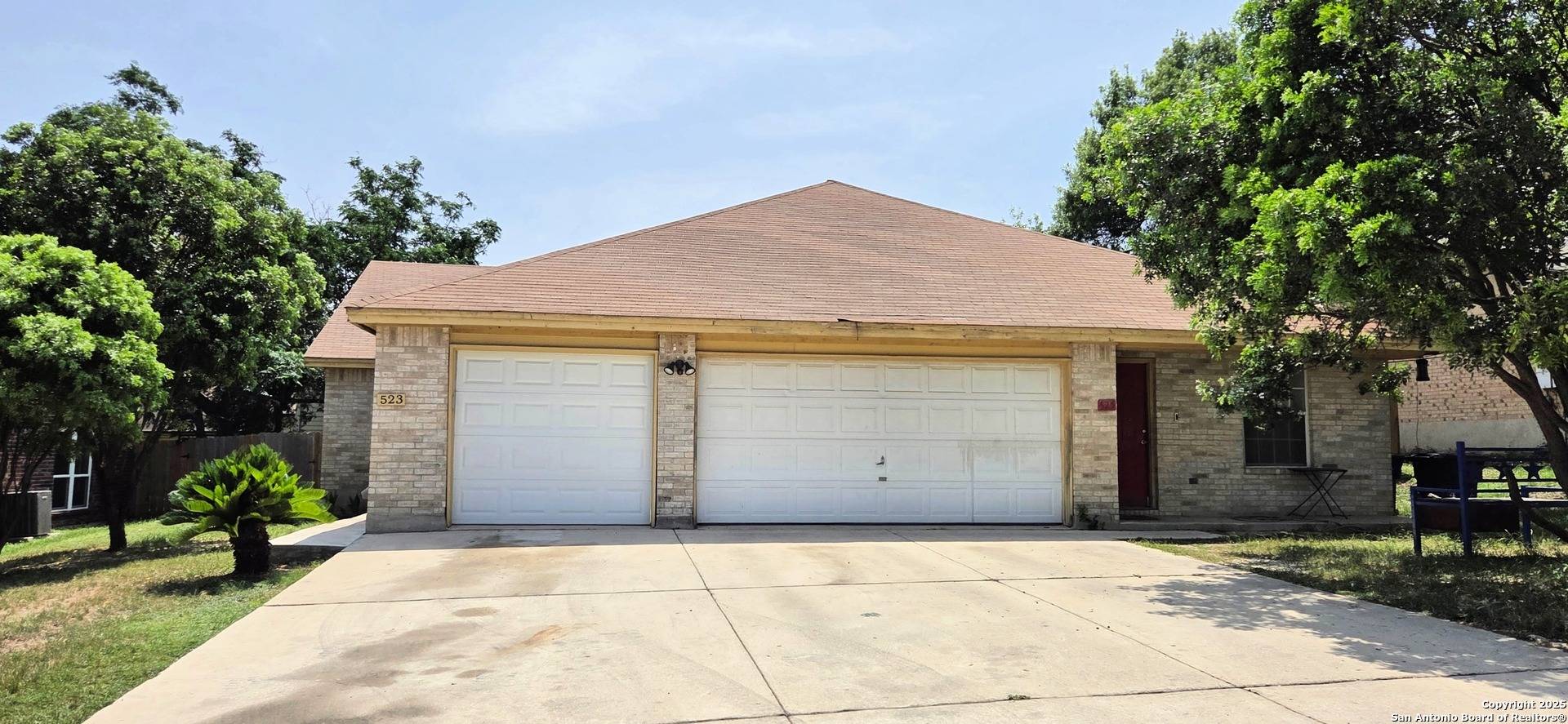 523 CLEARFIELD DR, New Braunfels, TX 78130-6107