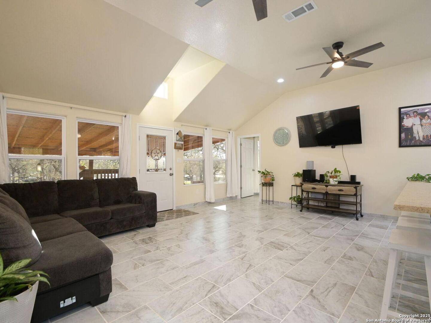 La Vernia, TX 78121,39 Post Oak Rd