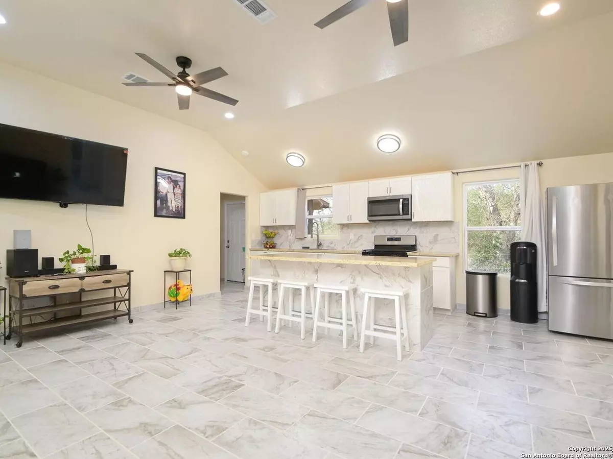 La Vernia, TX 78121,39 Post Oak Rd