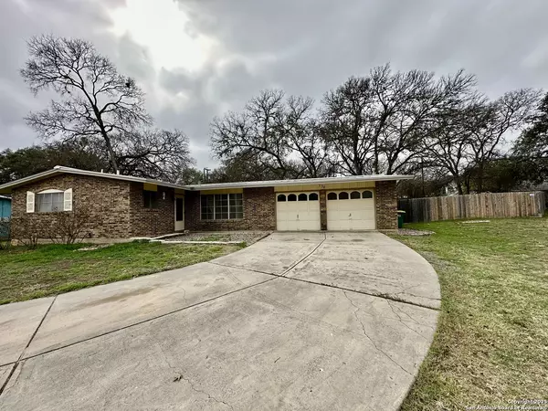 138 Surrey Ln, Universal City, TX 78148