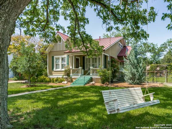 126 IDLEWILDE BLVD, Comfort, TX 78013-2500
