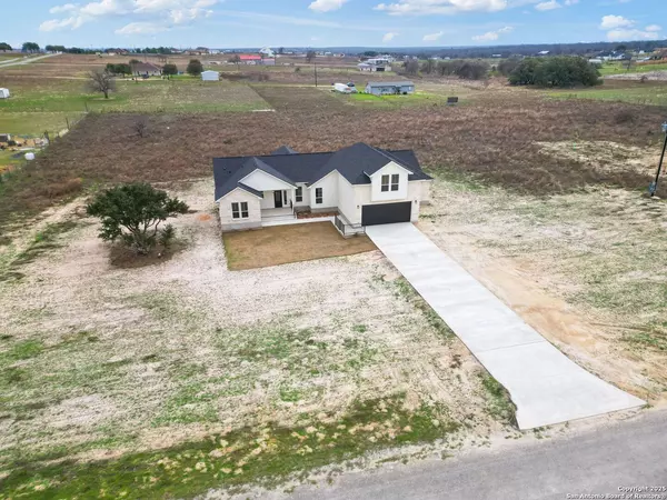 La Vernia, TX 78121,193 Lake View Circle