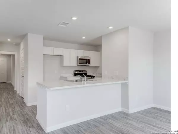 Kenedy, TX 78119,711 Mariposa Ln