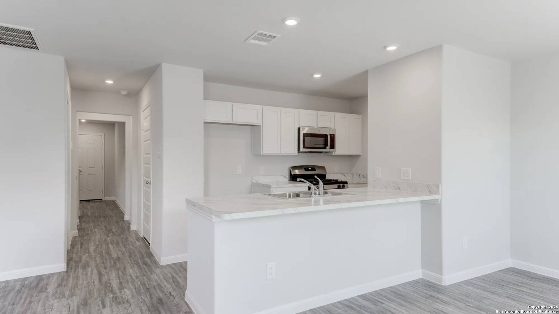 Kenedy, TX 78119,310 Mariposa Ln
