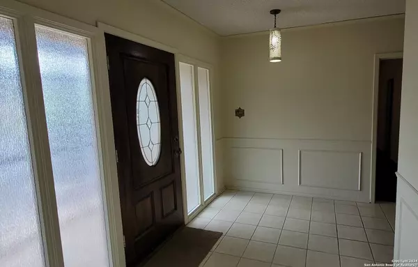Windcrest, TX 78239,5817 Winding Ridge