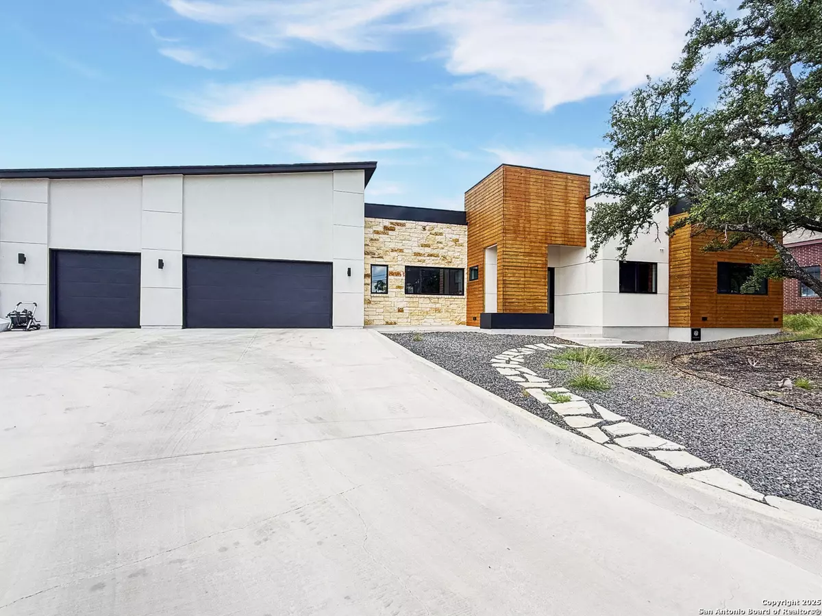 San Antonio, TX 78260-6425,756 SPACIOUS SKY