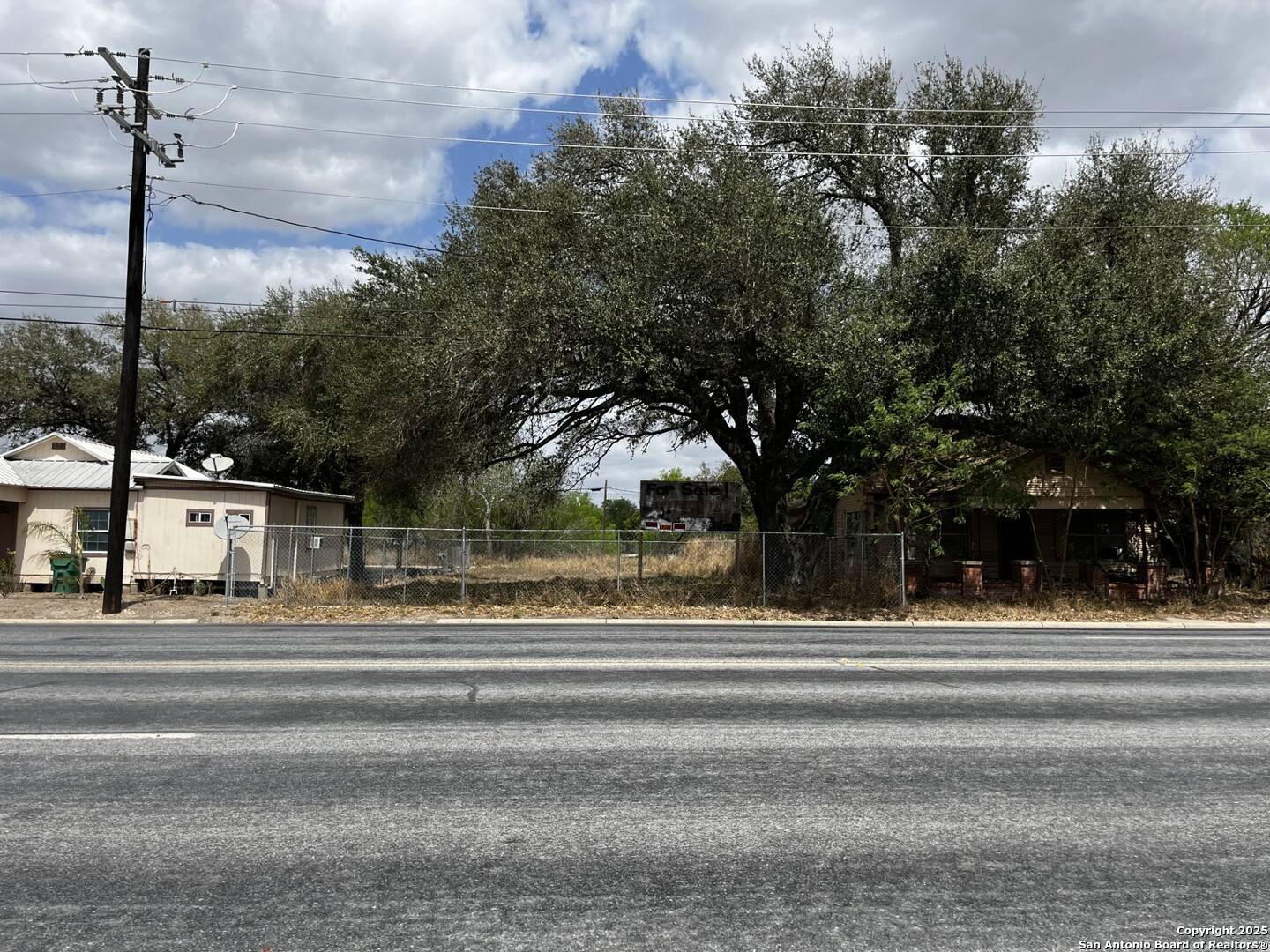 Falfurrias, TX 78355,425 W Rice St