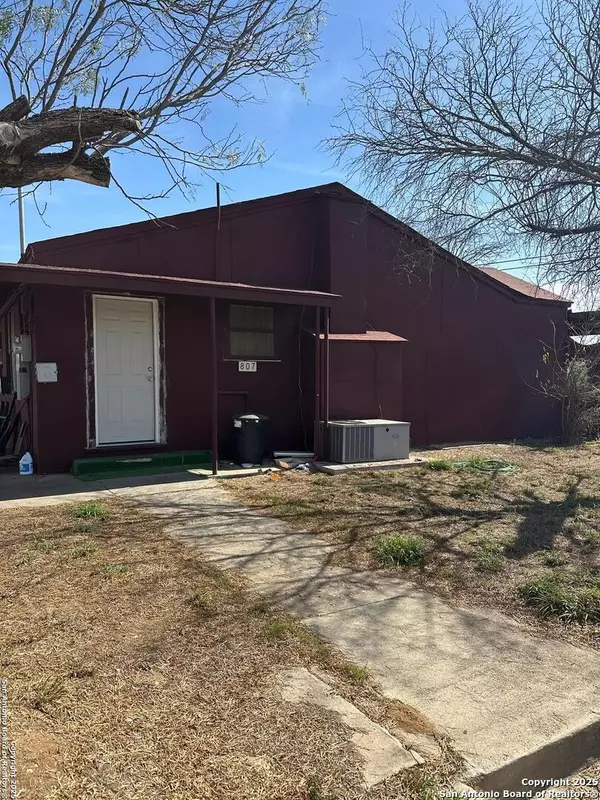 Carrizo Springs, TX 78834,807 Pena