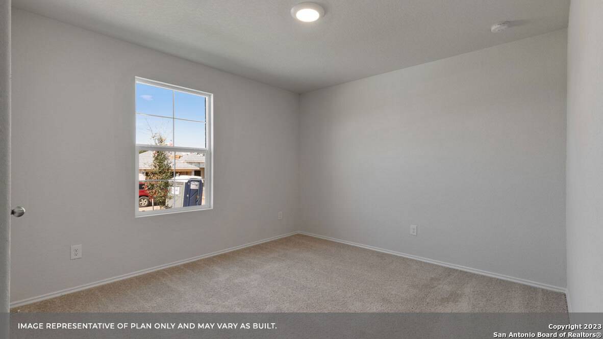 Seguin, TX 78155,335 HONEYDEW WAY